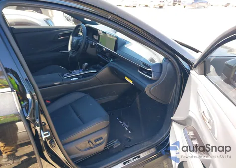 2025 Toyota Crown Signia Xle z USA, uszkodzony, nr VIN JTDACAAJ6S3005519